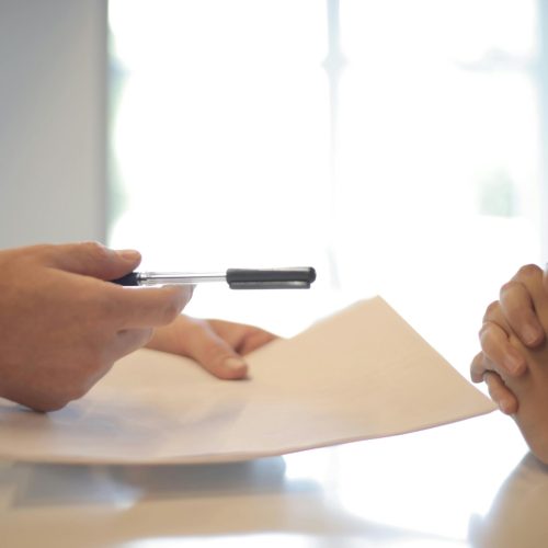 Contrato preliminar: o que é, requisitos legais e quando utilizar