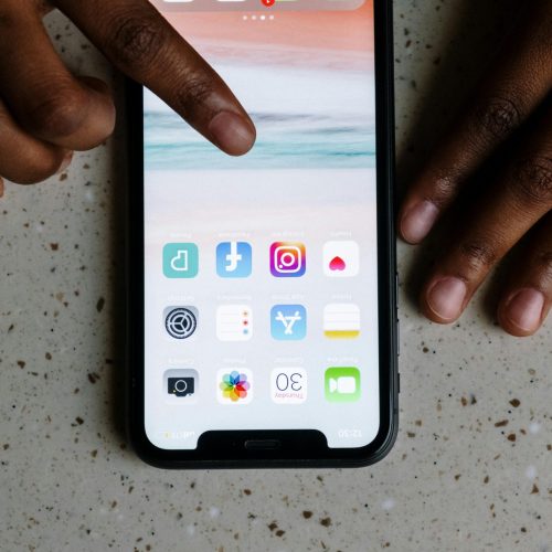 Shadowban: o que é, como reverter e quando acionar medidas legais