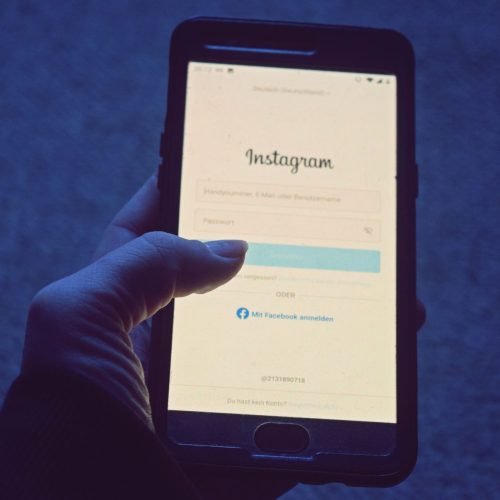 Recuperar a conta do Instagram pela Justiça: por que tentar a solução extrajudicial antes?